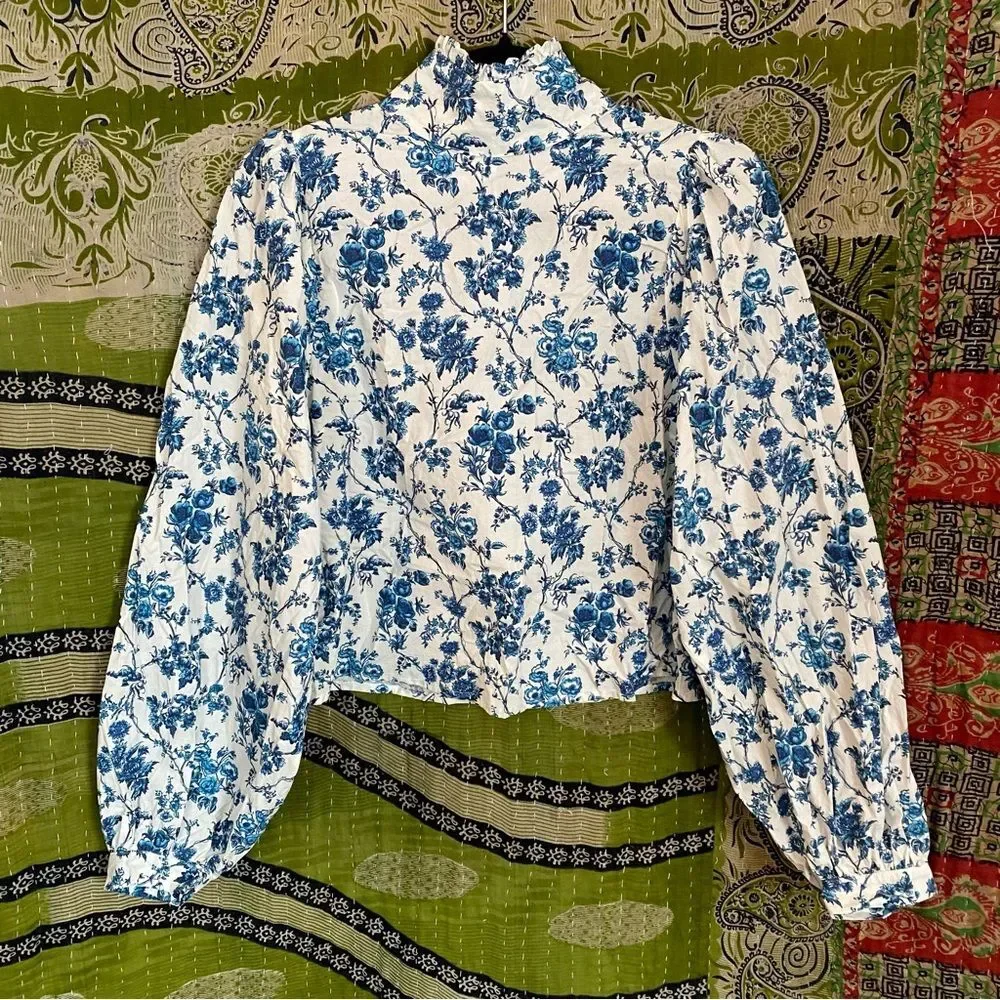 Meadows x Free People Big Blue Floral Carnation Turtleneck Blouse Size 6